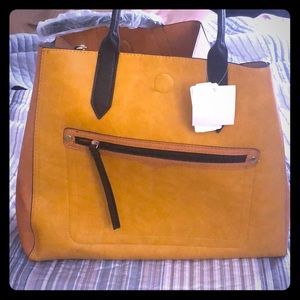 Georgous Neiman Marcus Huge tote